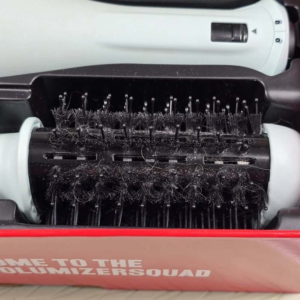 REVLON One‎ Step Volumizer Plus Lock-In Head Styling Versatillity Dry & Style